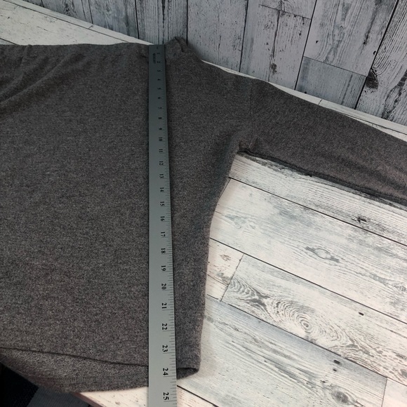 L Love Off Shoulder Super Soft Top Large NWT - Picture 7 of 8